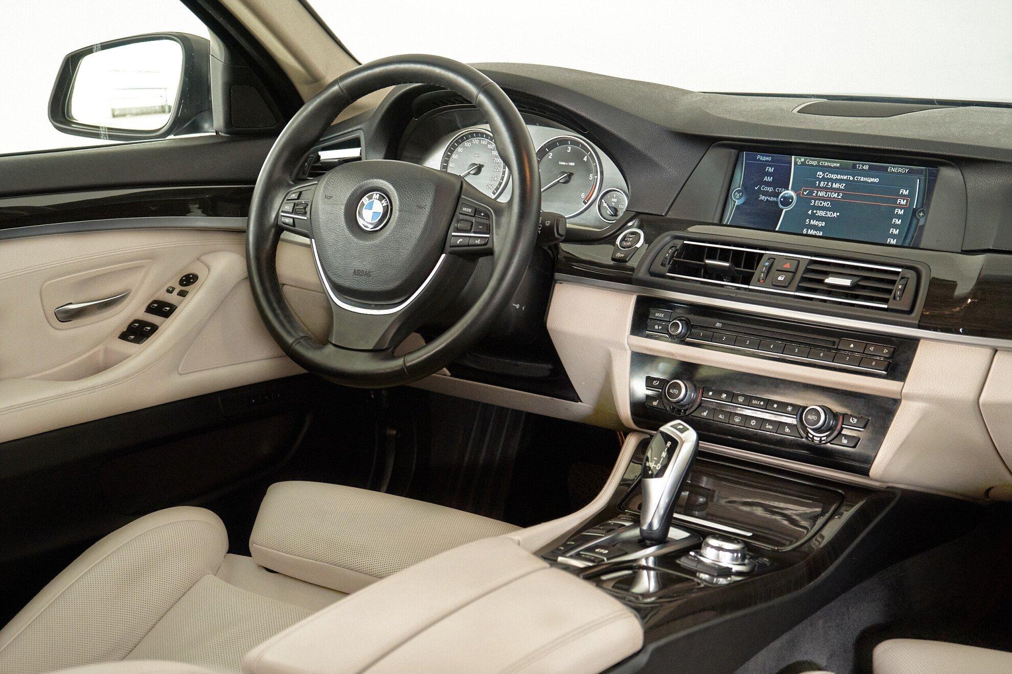 BMW 5 серии 2011, черный