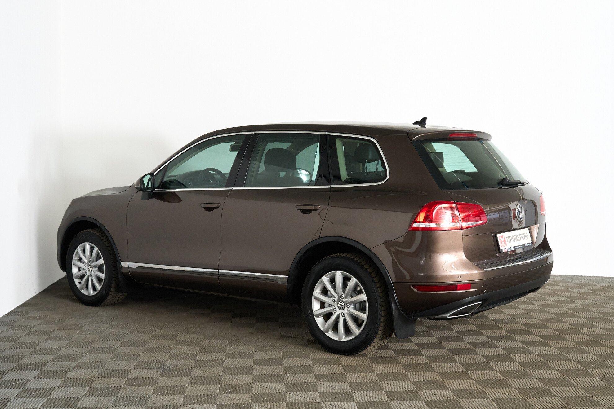 Volkswagen Touareg 2011, коричневый