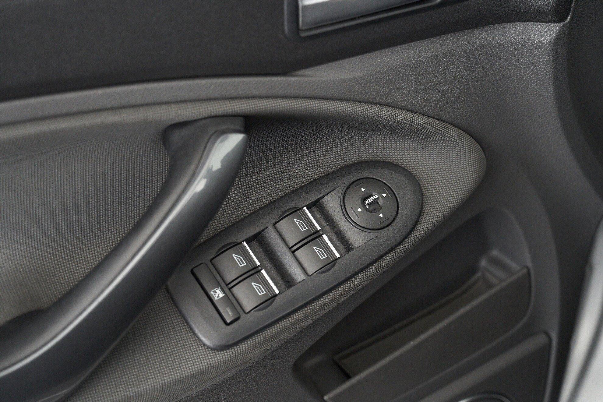 Ford Kuga 2012, серебряный