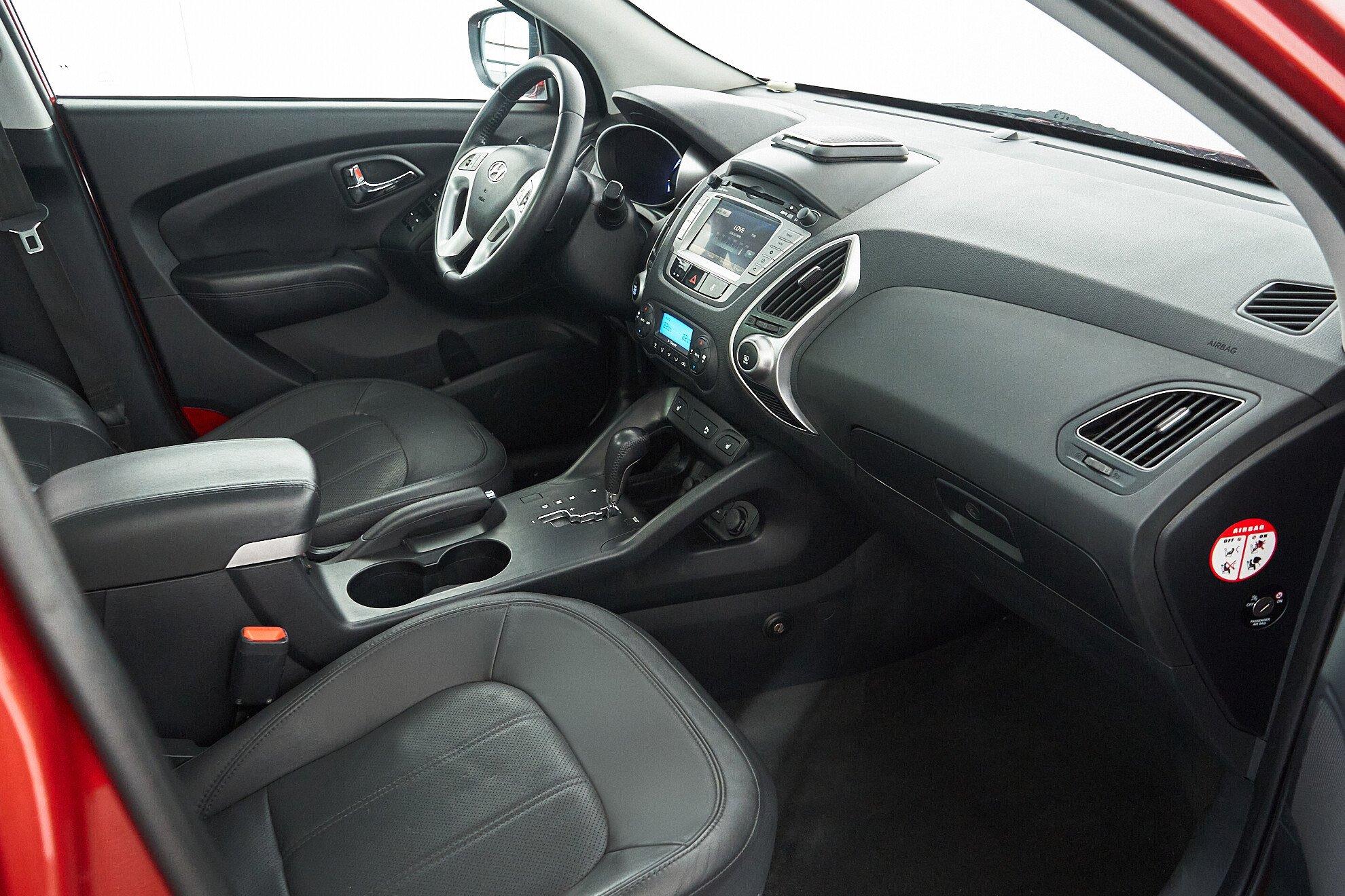 Hyundai ix35 2010, красный