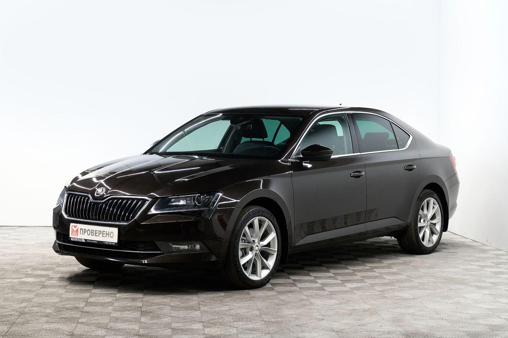 Skoda Superb 2017, коричневый