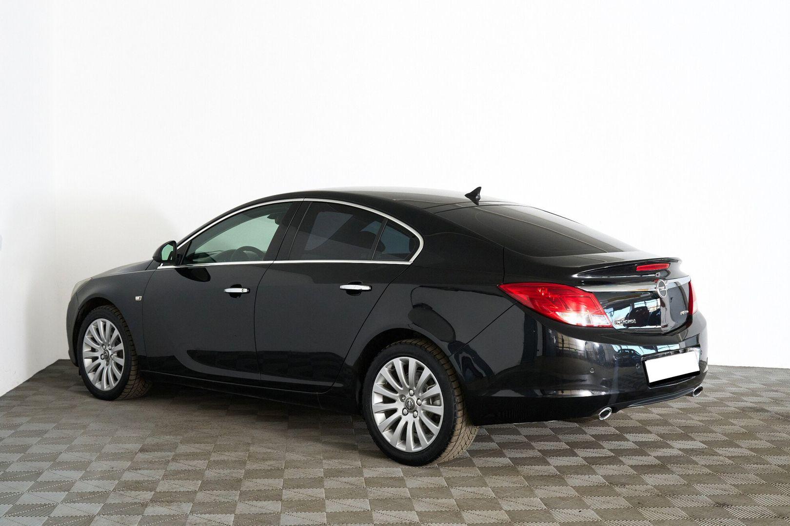 Opel Insignia 2011, черный