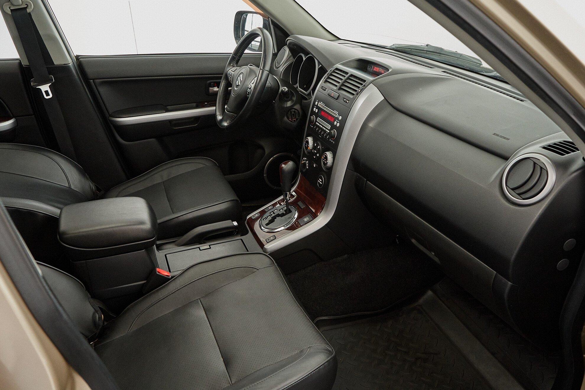 Suzuki Grand Vitara 2007, бежевый