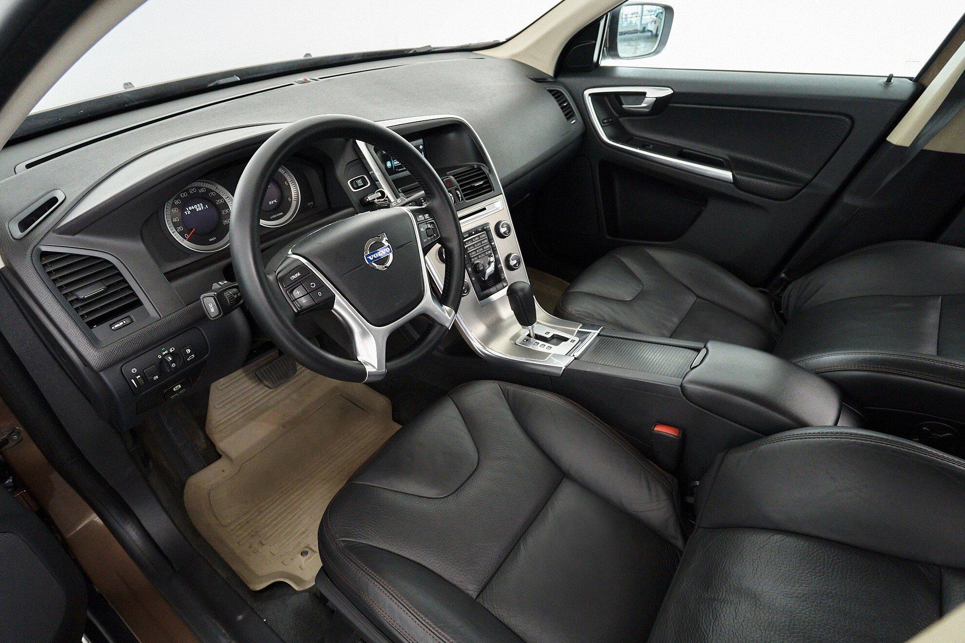 Volvo XC60 2012, коричневый