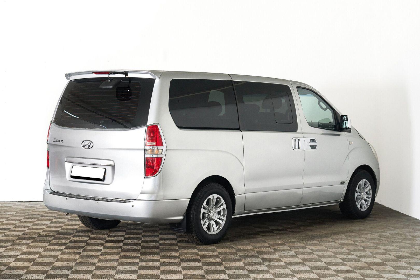 Hyundai Grand Starex 2007, серебряный