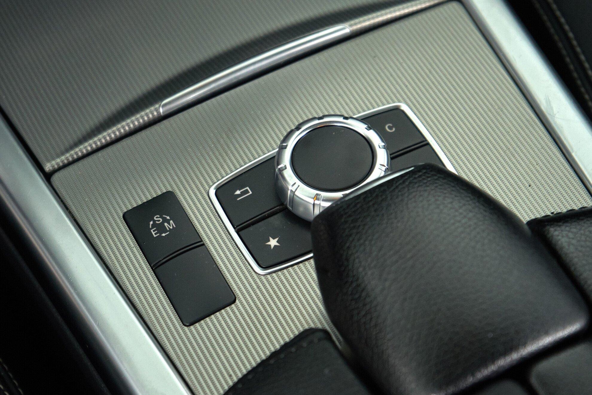 Mercedes-Benz E-Класс 2015, серый