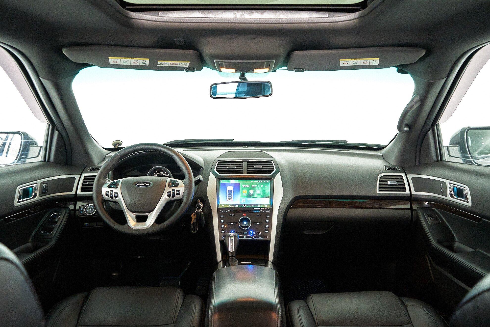 Ford Explorer 2014, серый