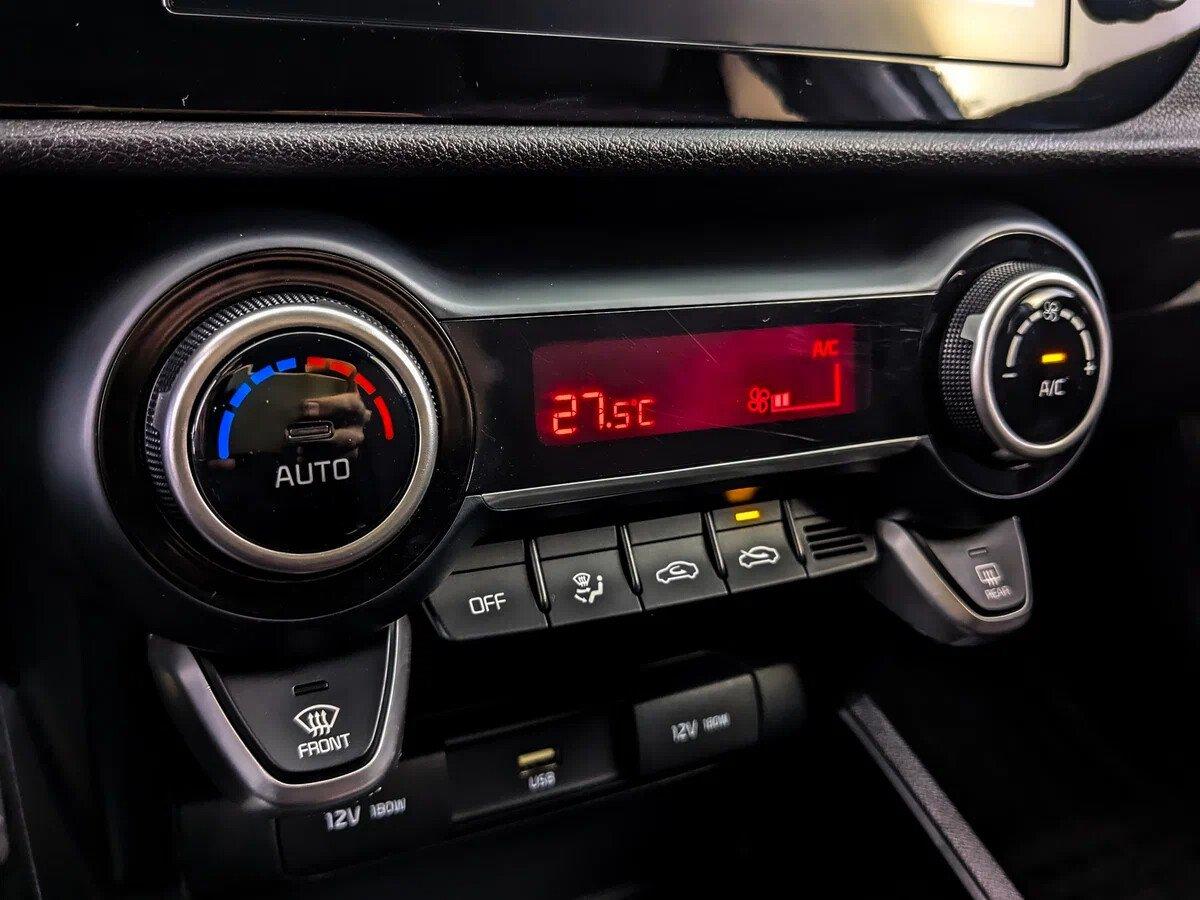 Kia Rio 2021, белый