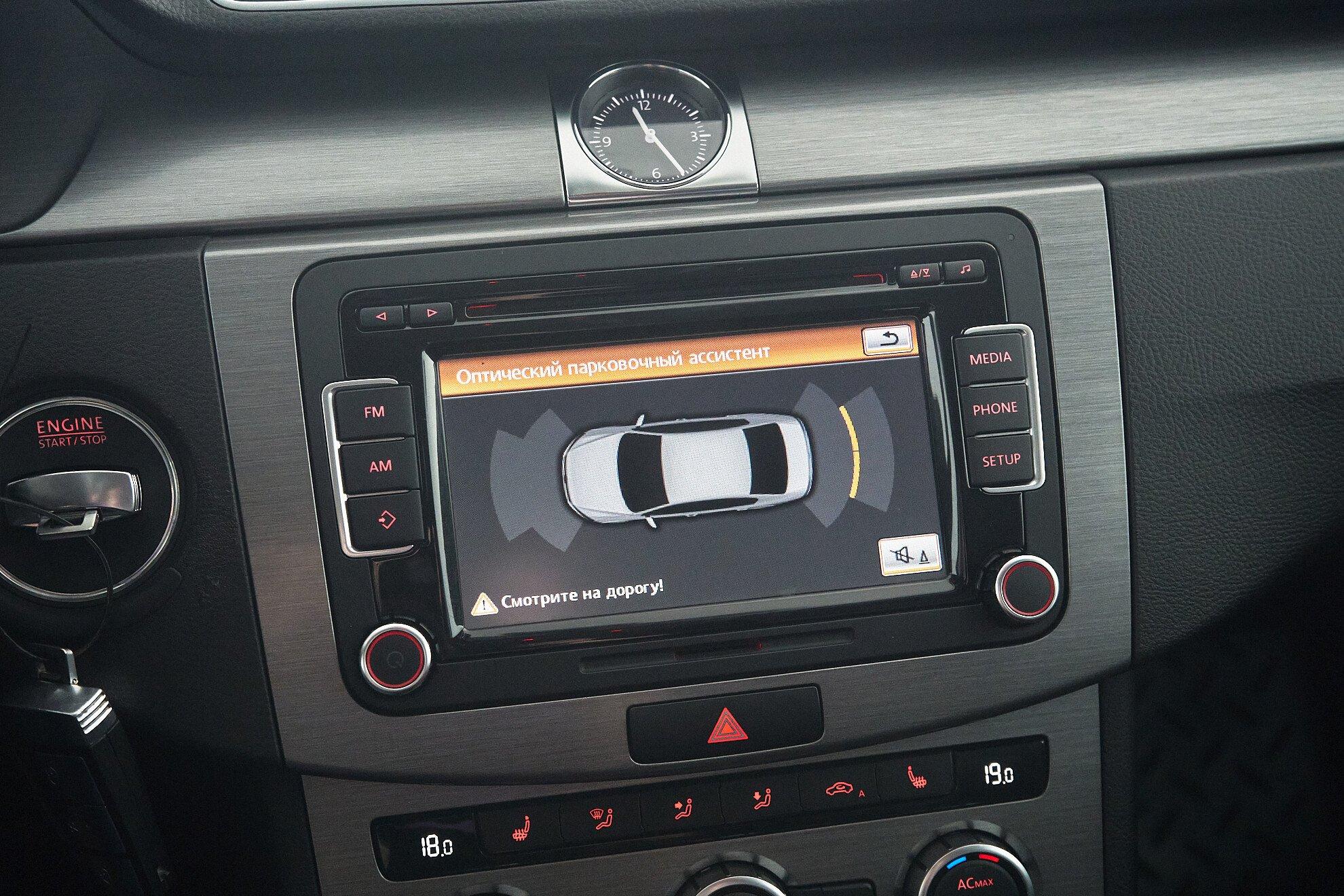Volkswagen Passat 2012, черный