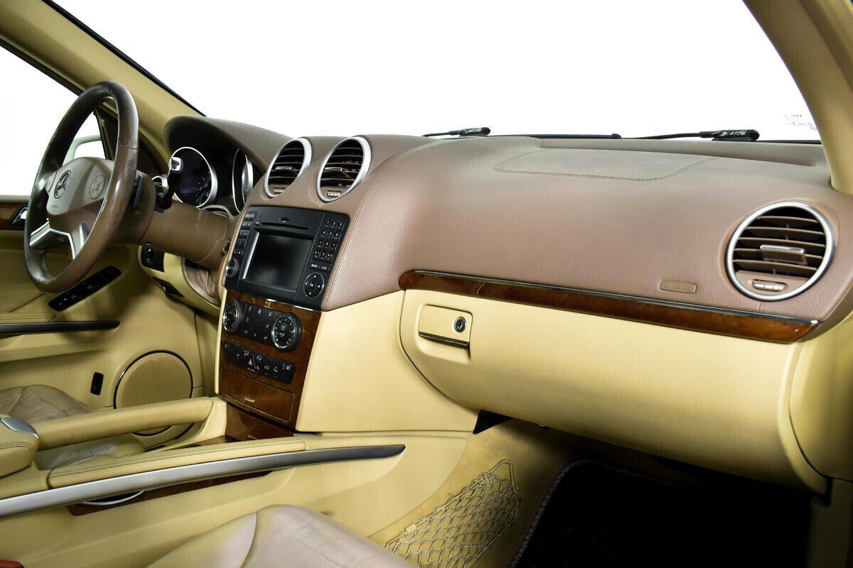 Mercedes-Benz GL-Класс 2008, белый