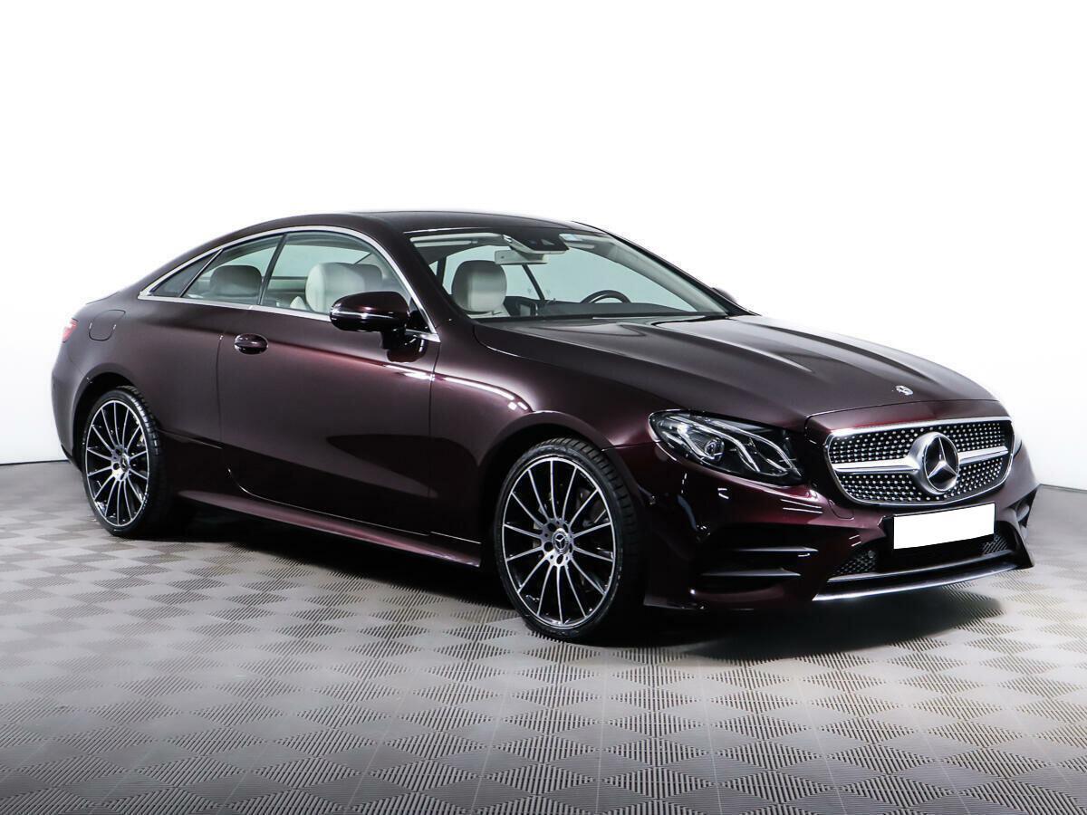 Mercedes-Benz E-Класс 2018, красный