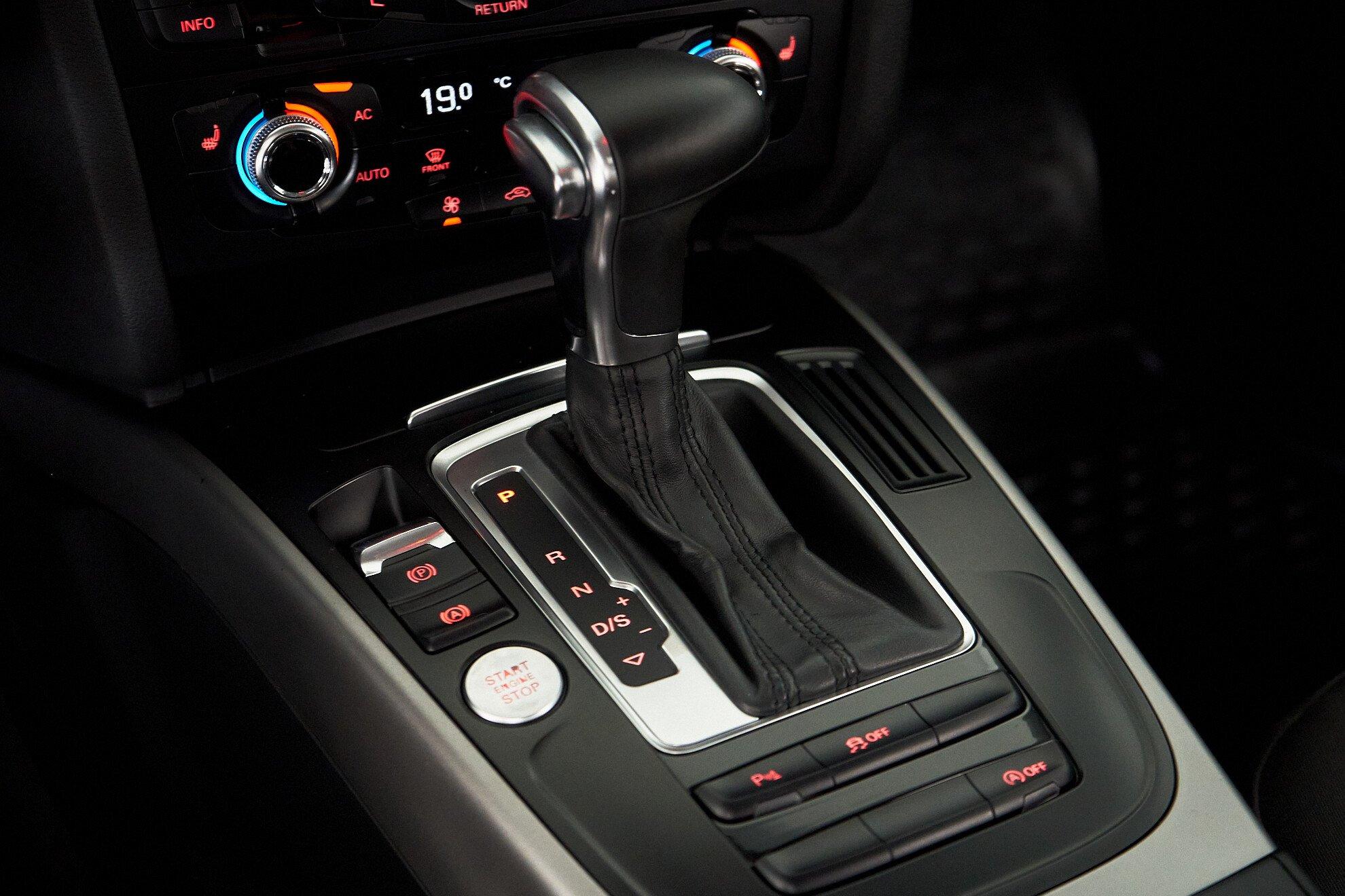 Audi A4 2012, черный