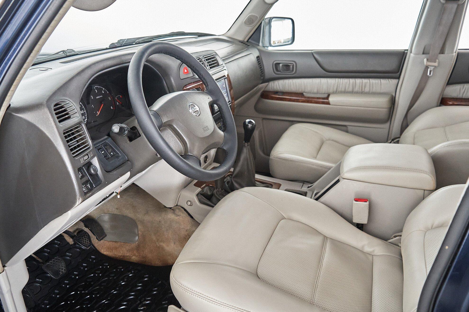 Nissan Patrol 2004, синий