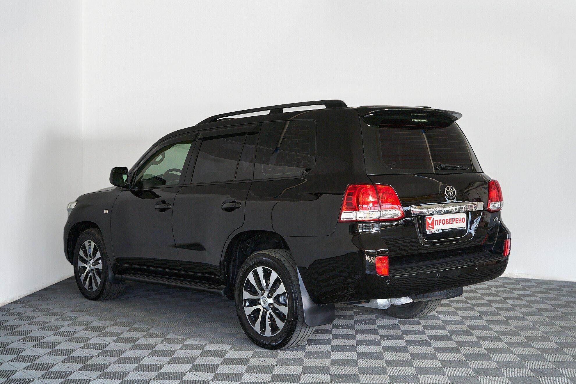 Toyota Land Cruiser 2010, черный