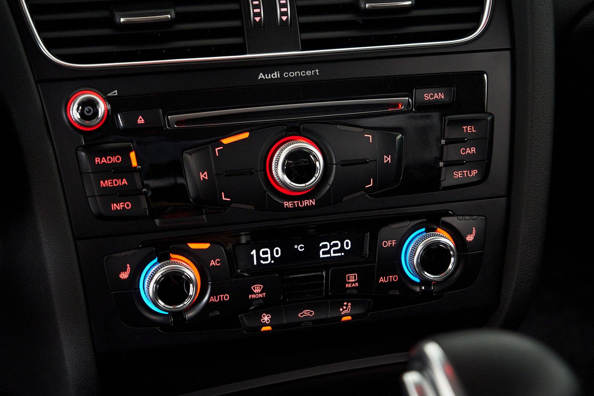 Audi A4 2012, черный