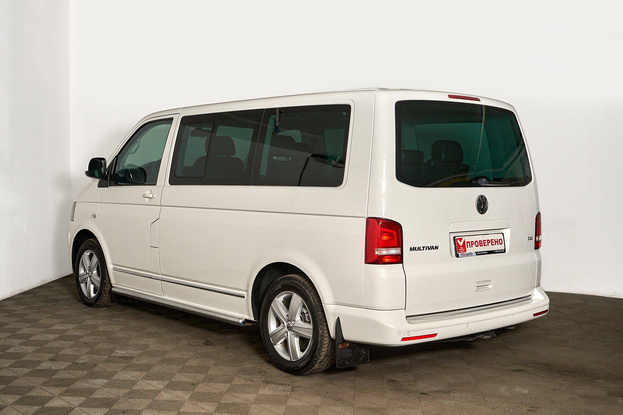Volkswagen Multivan 2013, белый