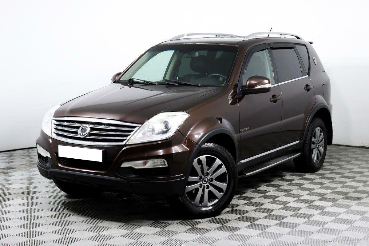SsangYong Rexton 2015, коричневый