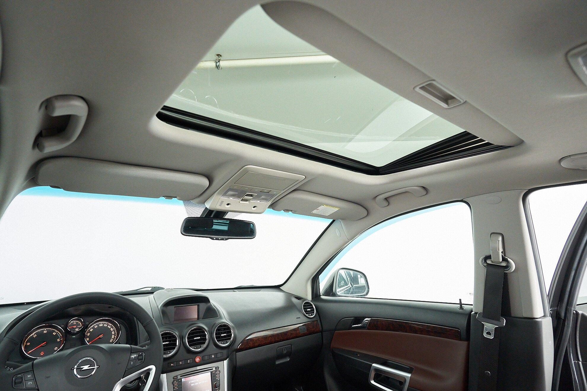 Opel Antara 2013, черный