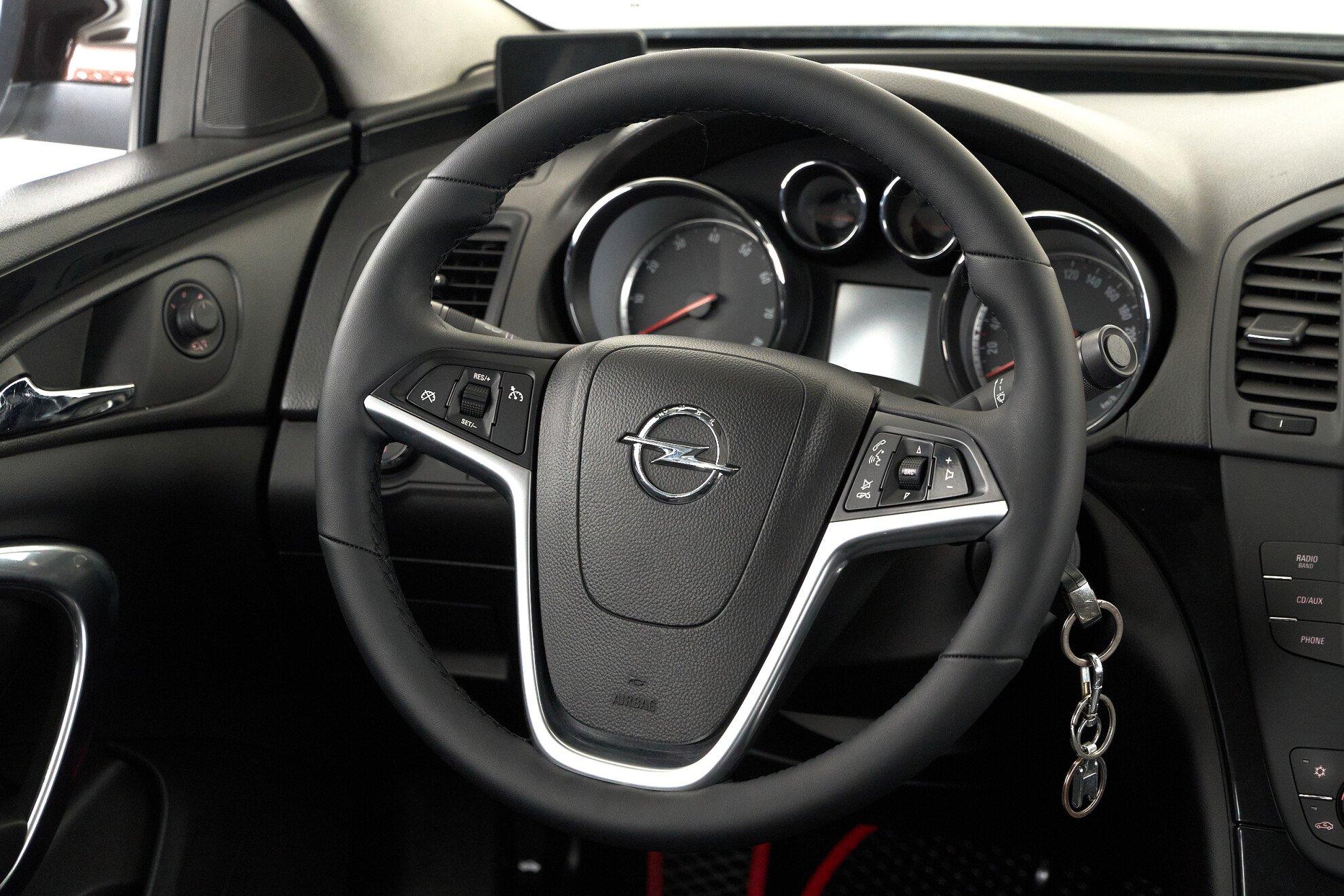 Opel Insignia 2012, коричневый