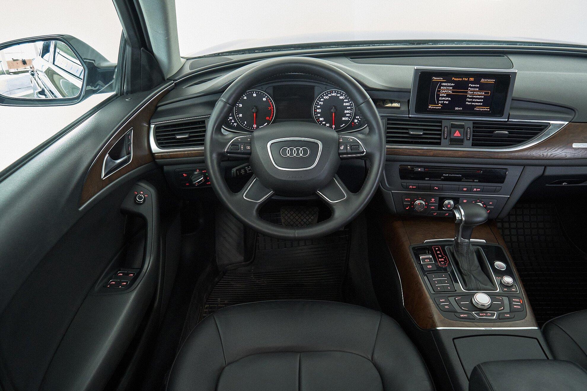 Audi A6 2012, черный