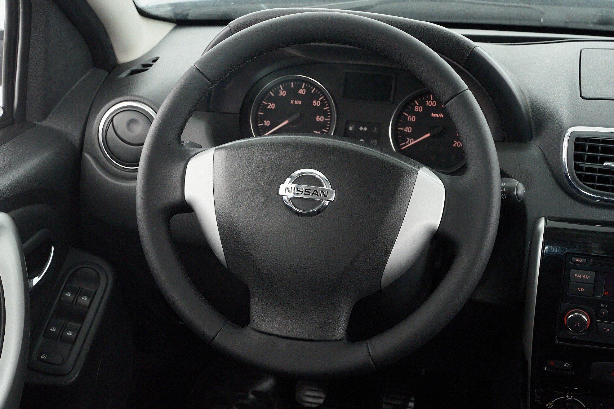 Nissan Terrano 2014, синий