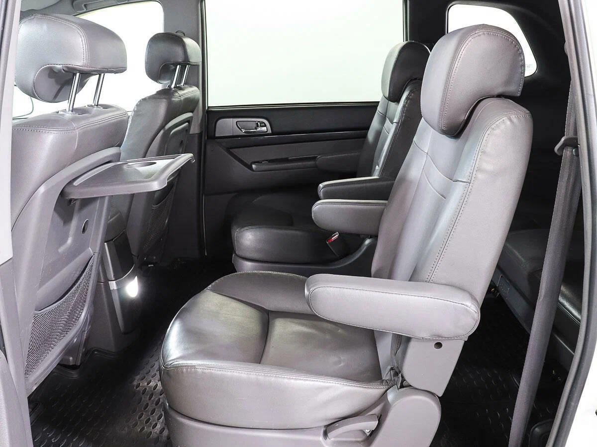 SsangYong Stavic 2018, белый