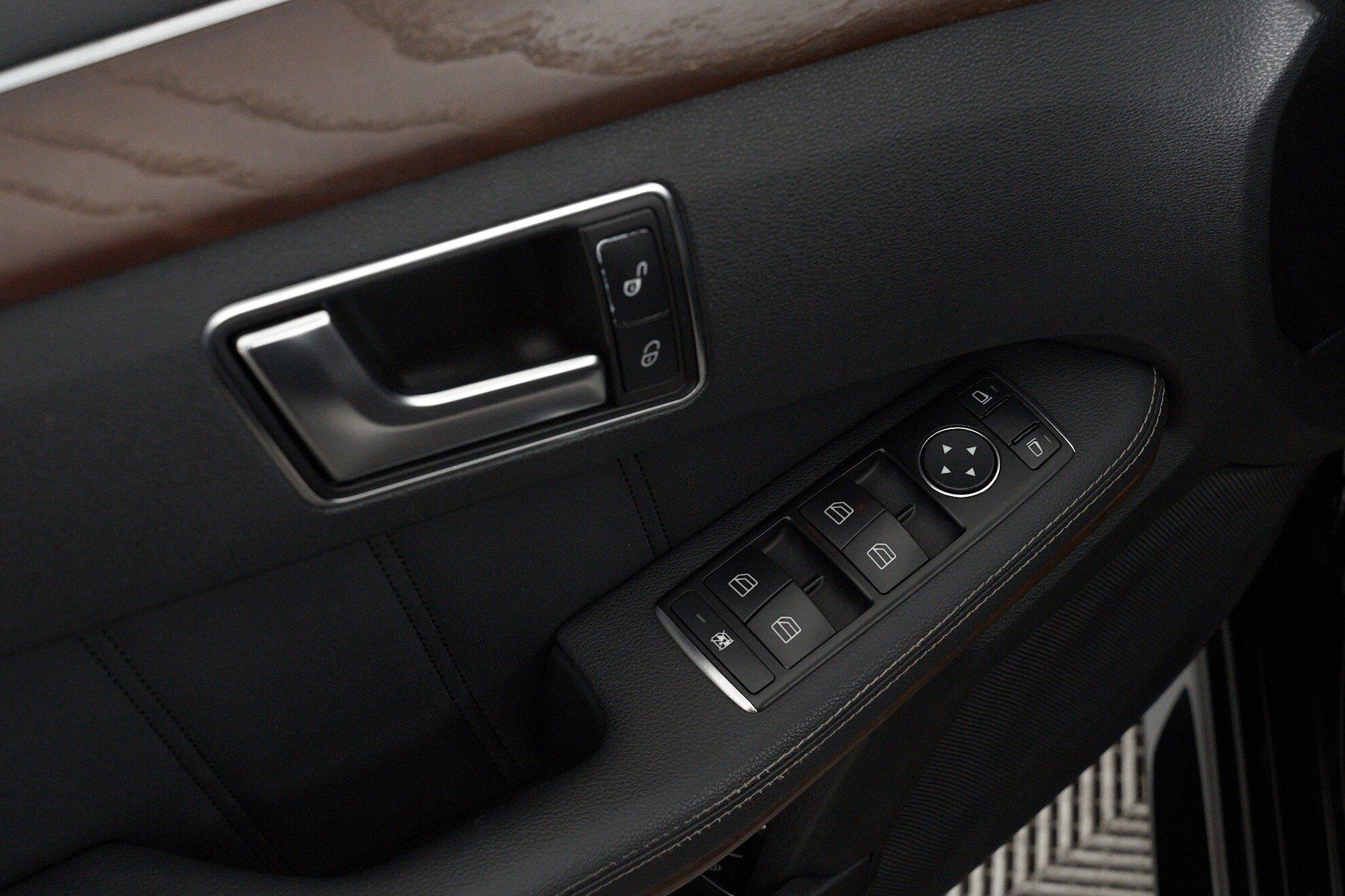Mercedes-Benz E-Класс 2012, черный