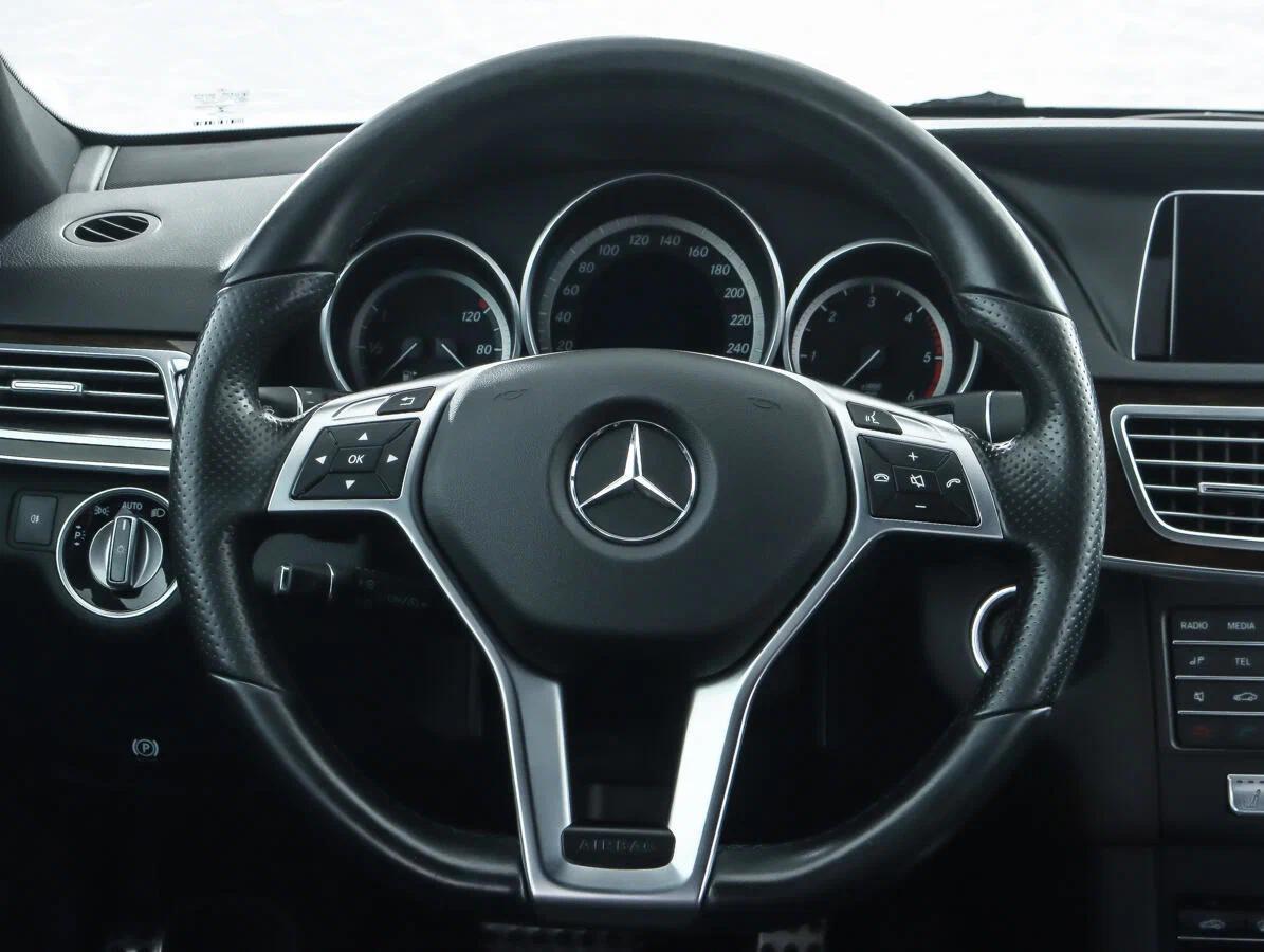 Mercedes-Benz E-Класс 2014, белый