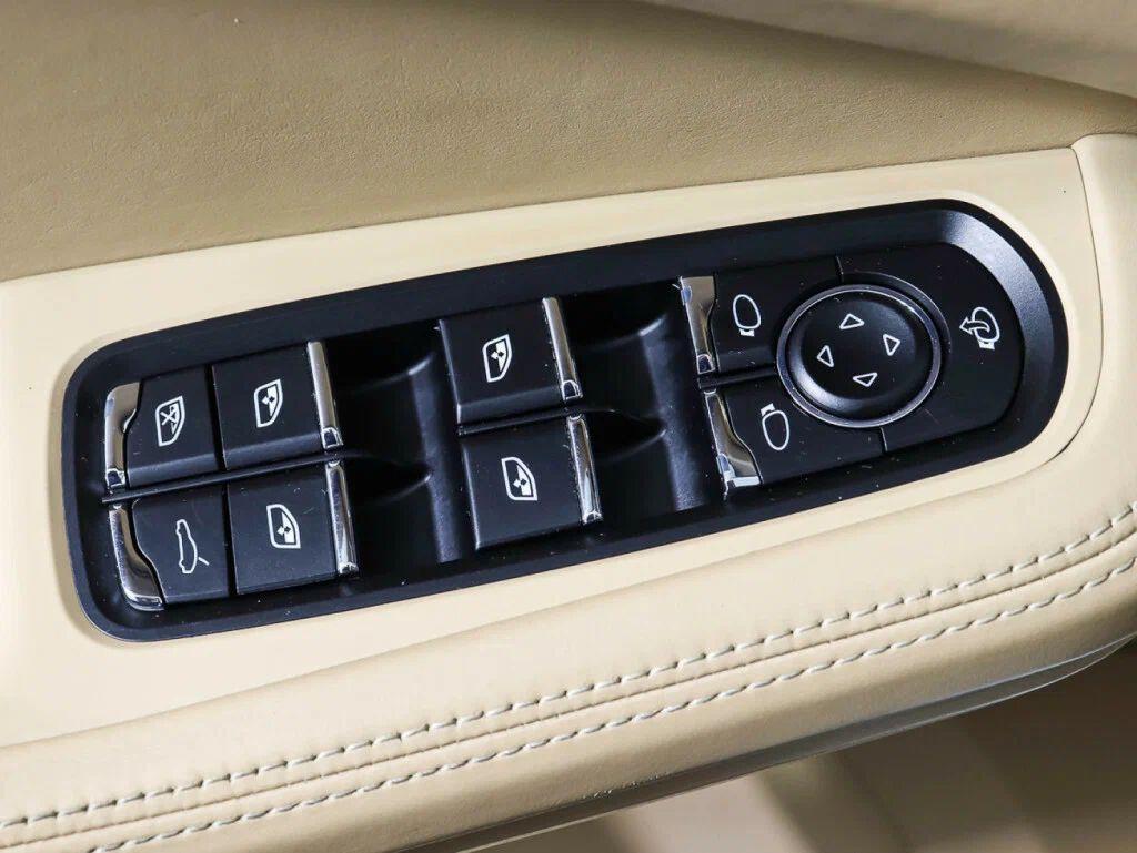 Porsche Macan 2016, белый