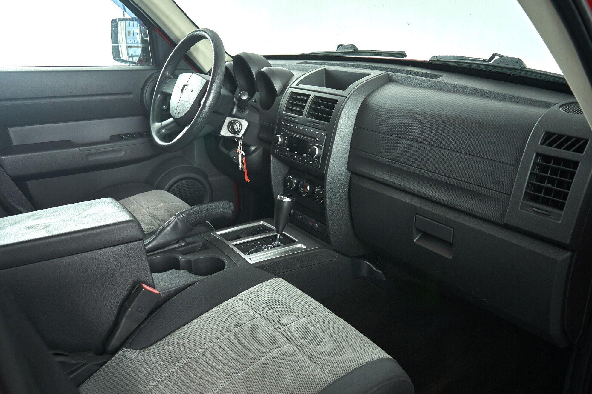 Dodge Nitro 2007, красный