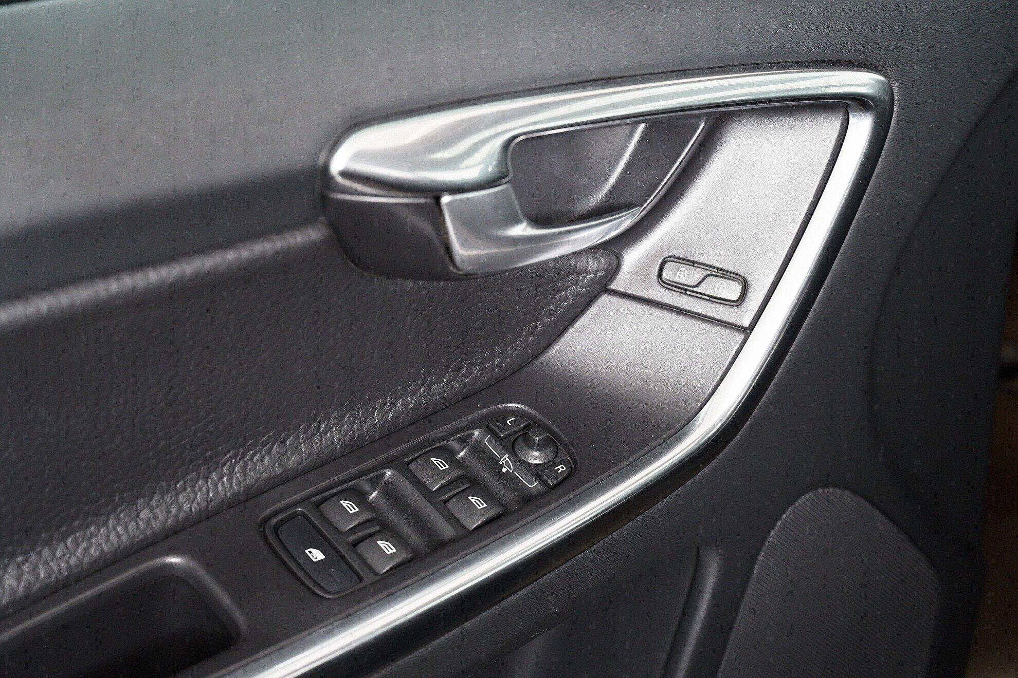 Volvo XC60 2012, коричневый