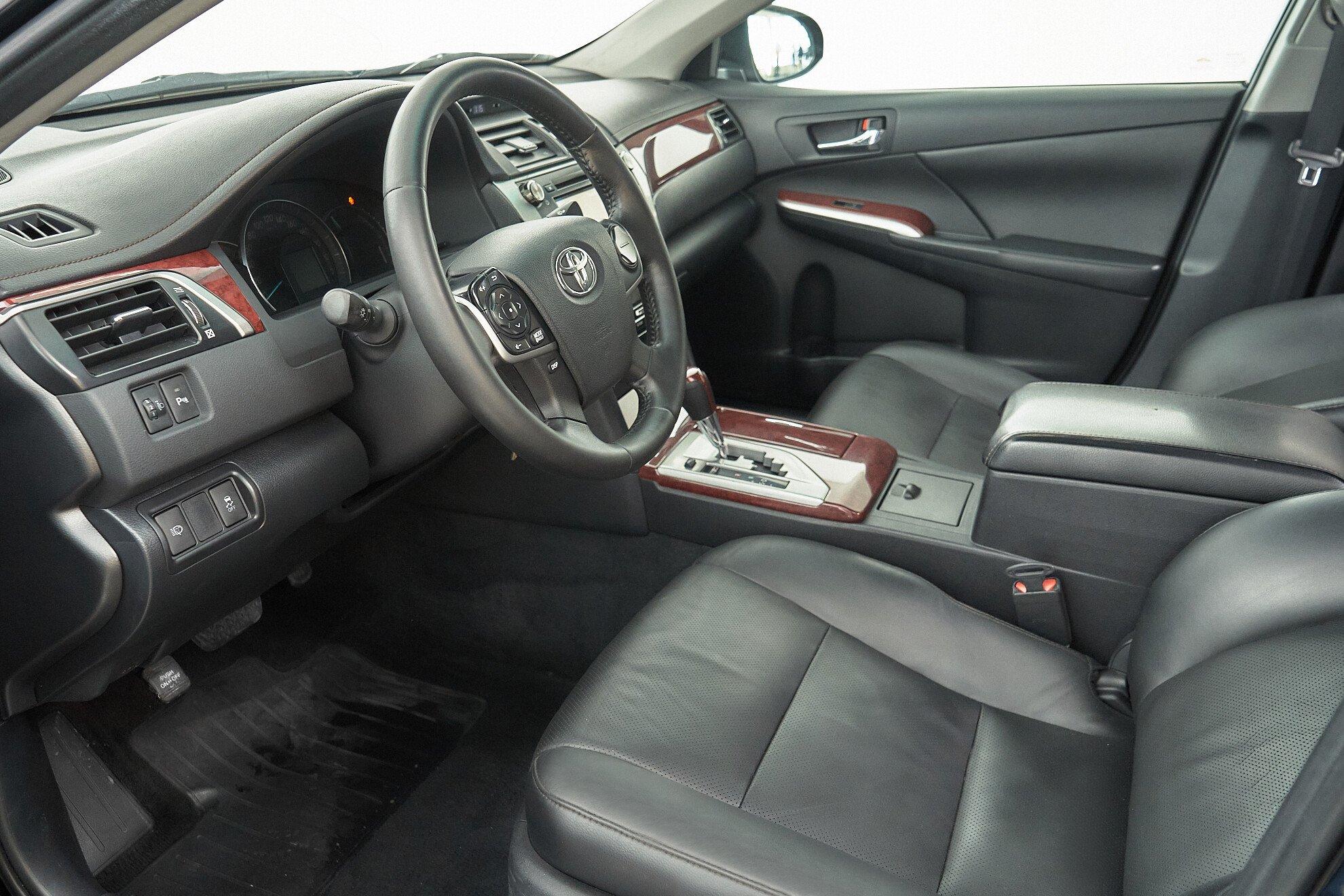 Toyota Camry 2014, черный