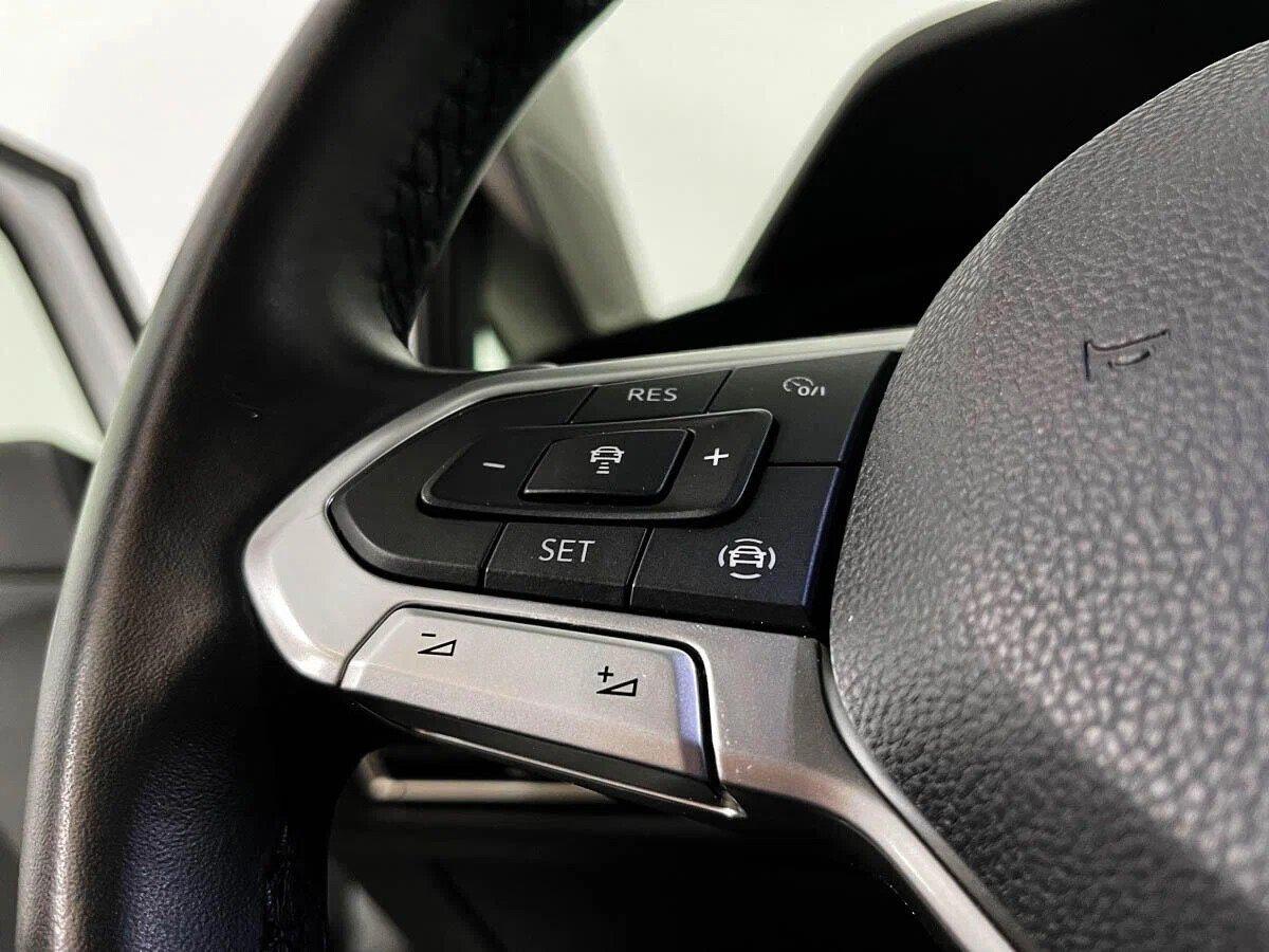 Volkswagen Golf 2020, серебряный
