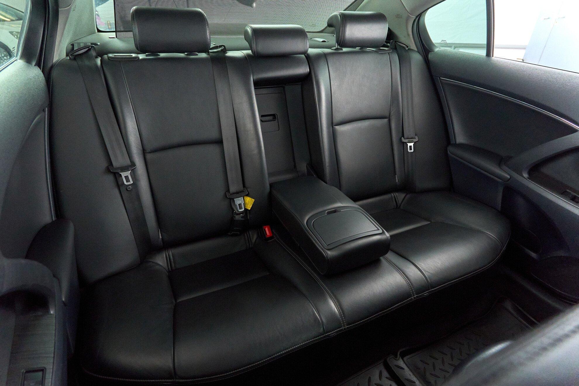 Toyota Avensis 2009, черный