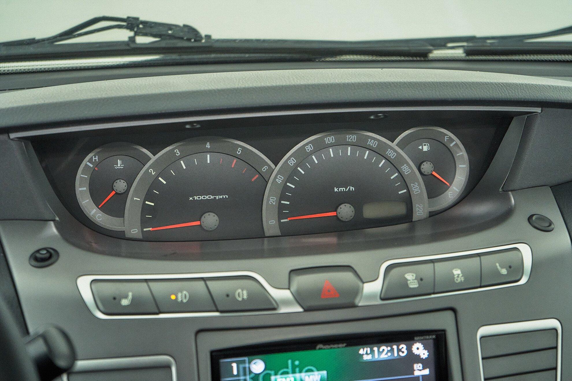 SsangYong Stavic 2013, белый