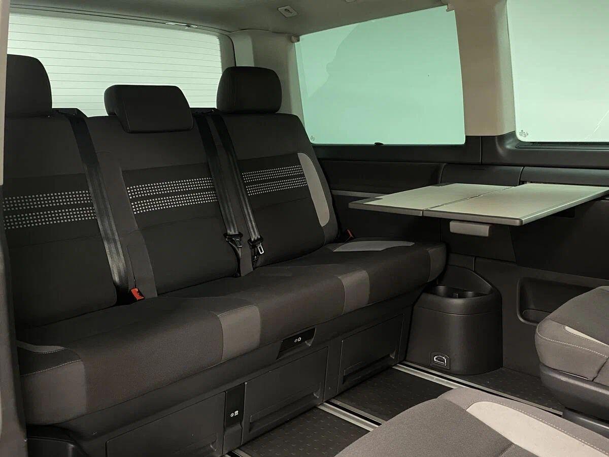 Volkswagen Multivan 2013, серый