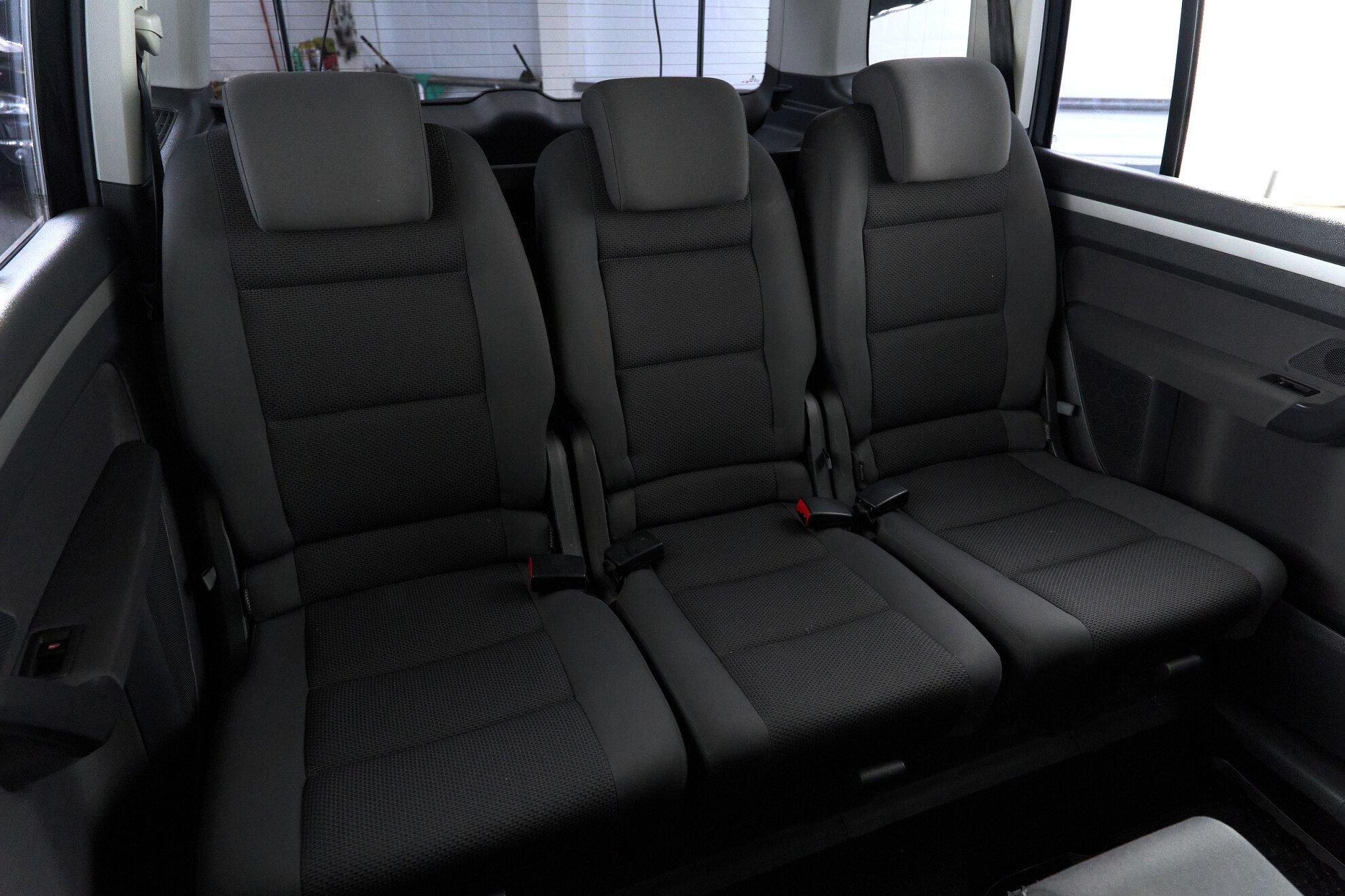 Volkswagen Touran 2012, черный