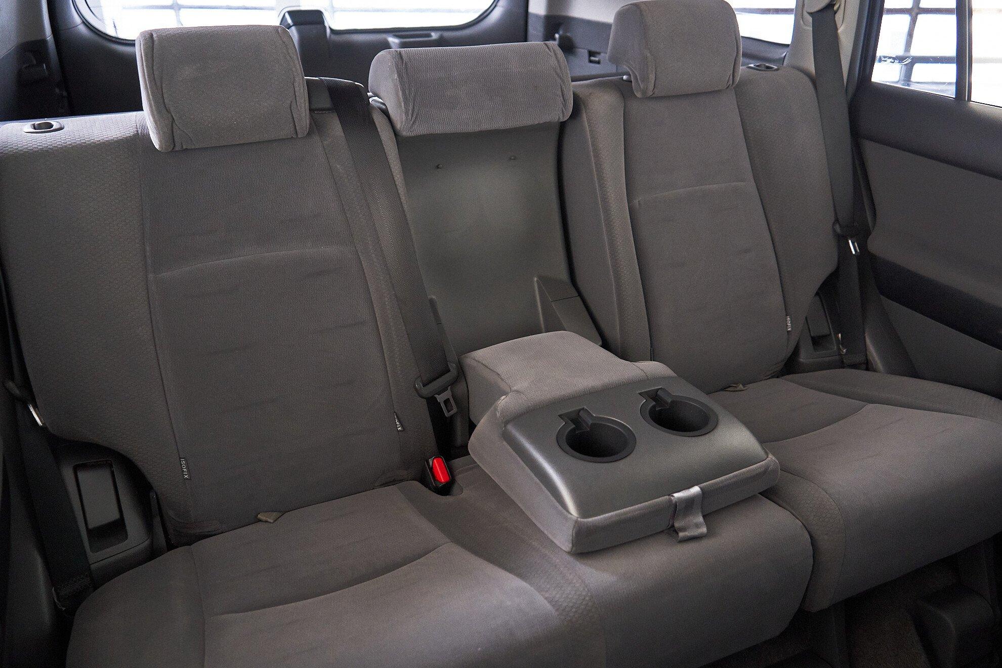 Toyota Land Cruiser Prado 2010, серебряный