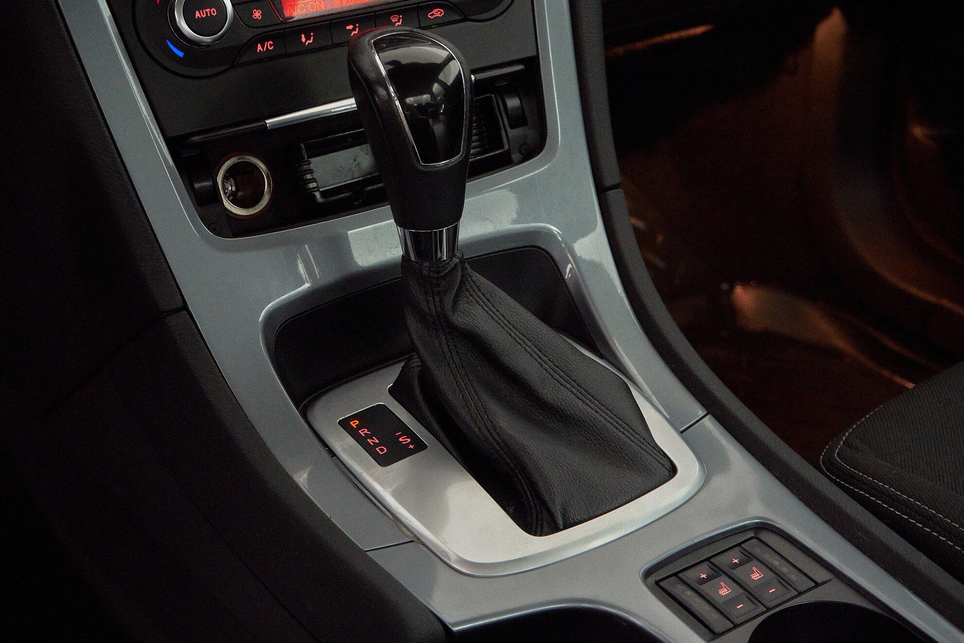 Ford Mondeo 2012, черный