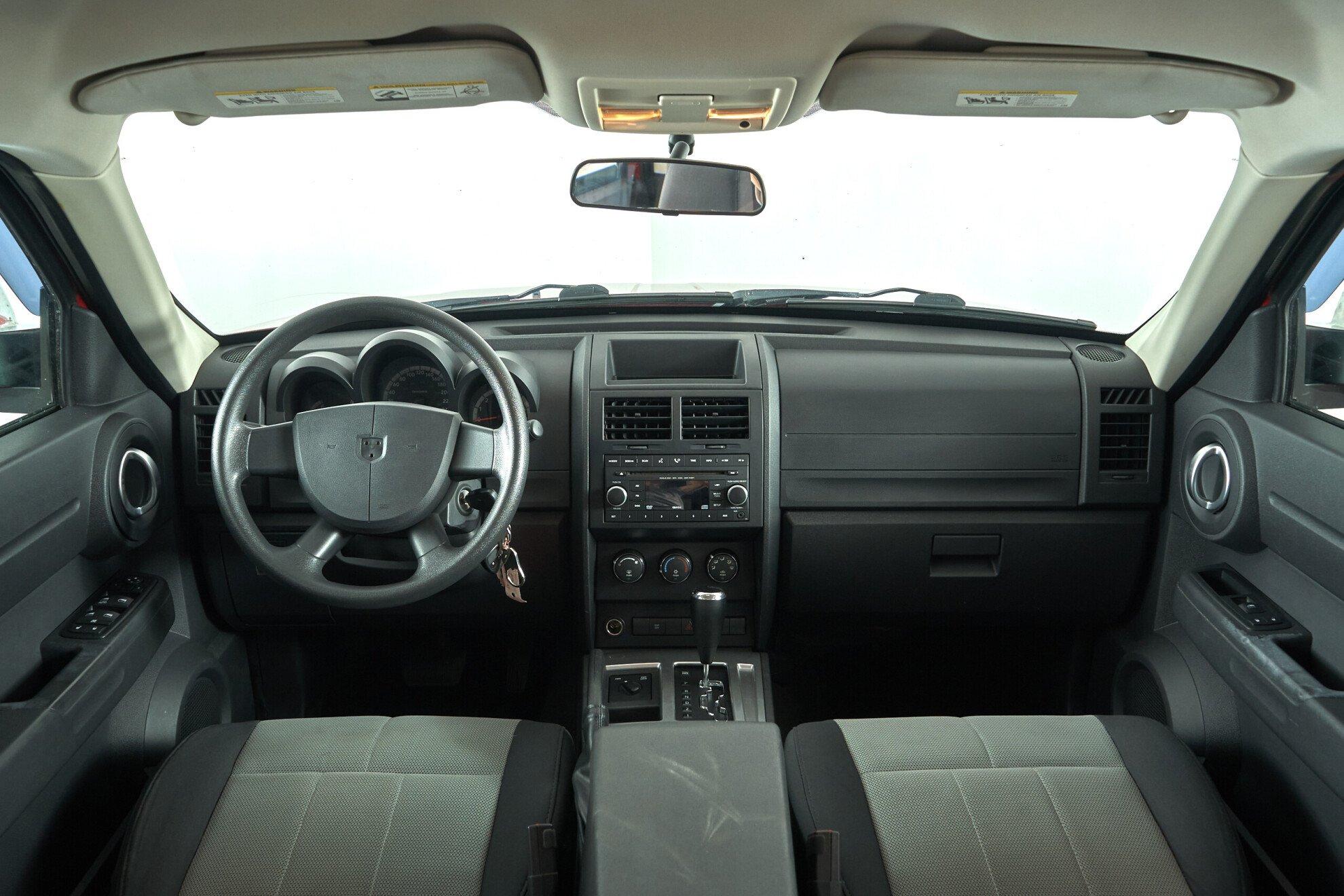 Dodge Nitro 2007, красный