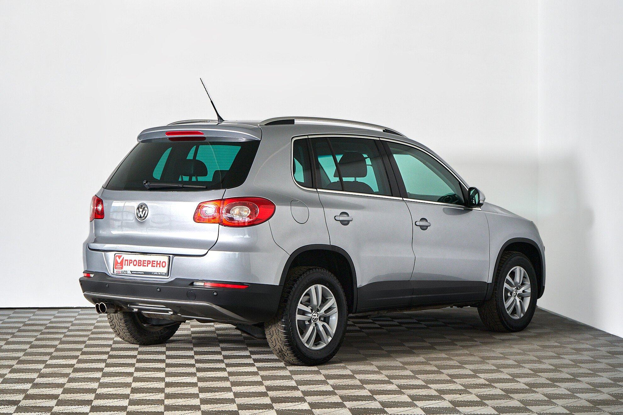 Volkswagen Tiguan 2009, серебряный