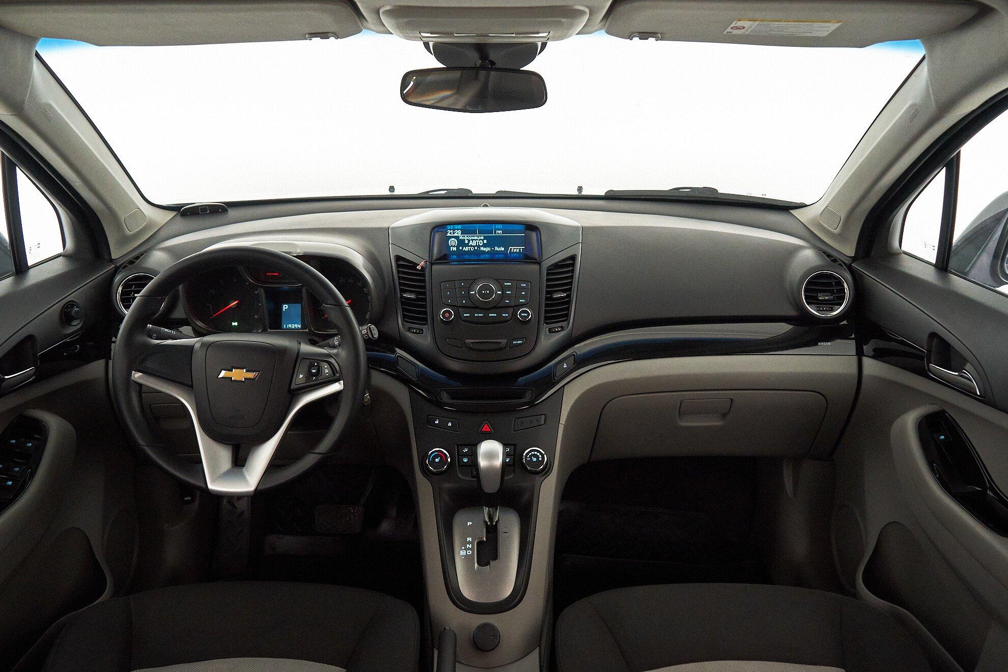 Chevrolet Orlando 2014, серый