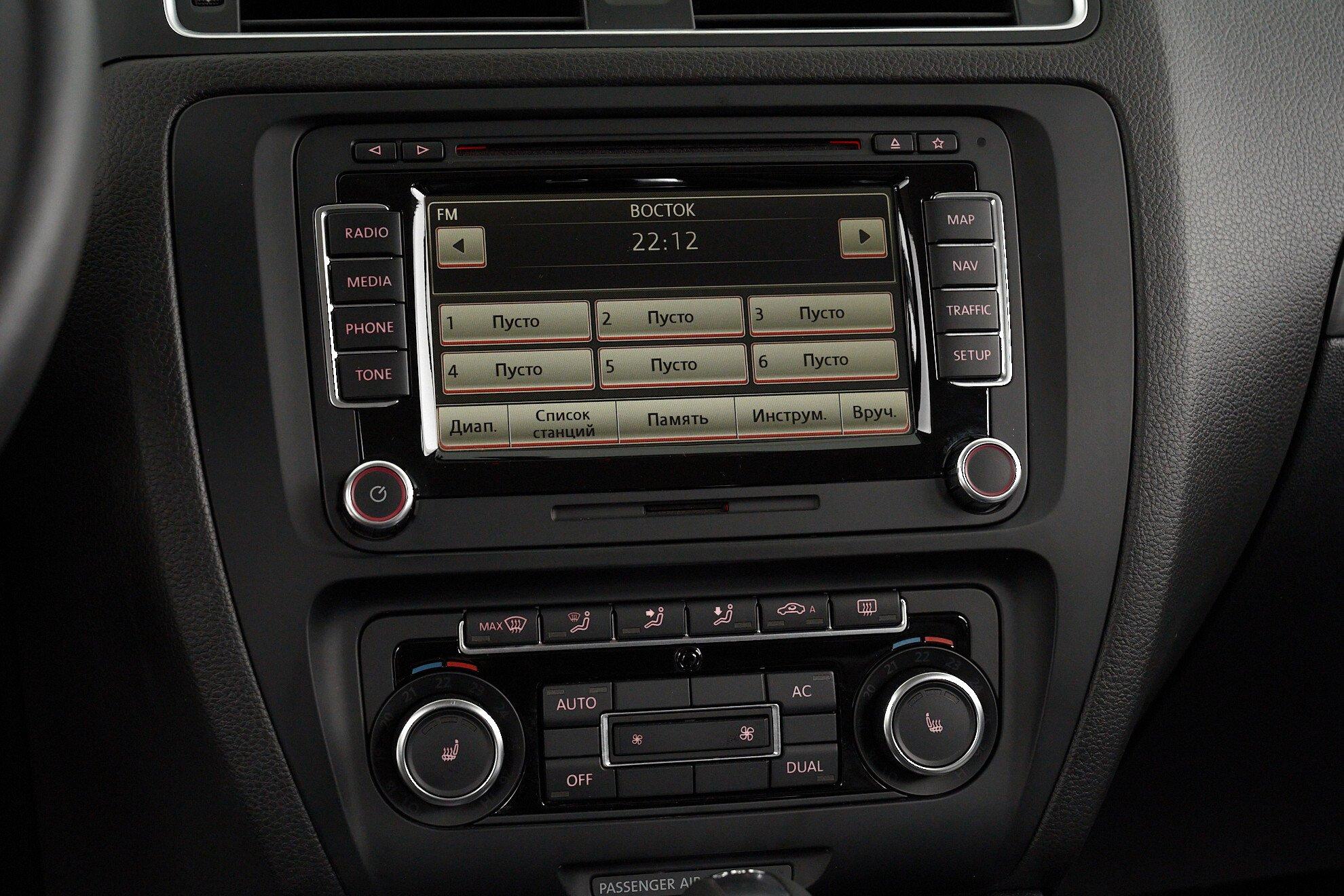 Volkswagen Jetta 2011, черный