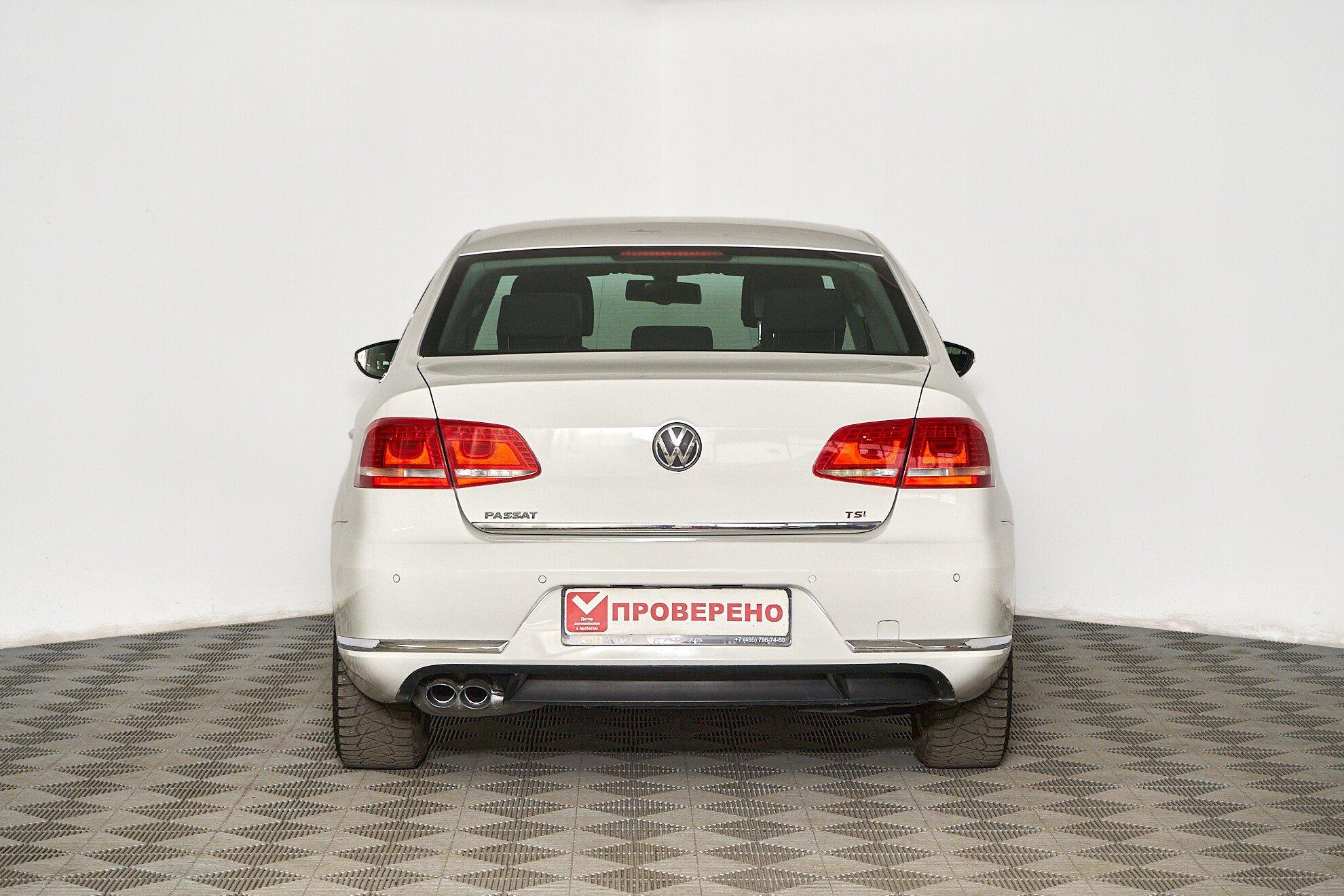 Volkswagen Passat 2011, белый