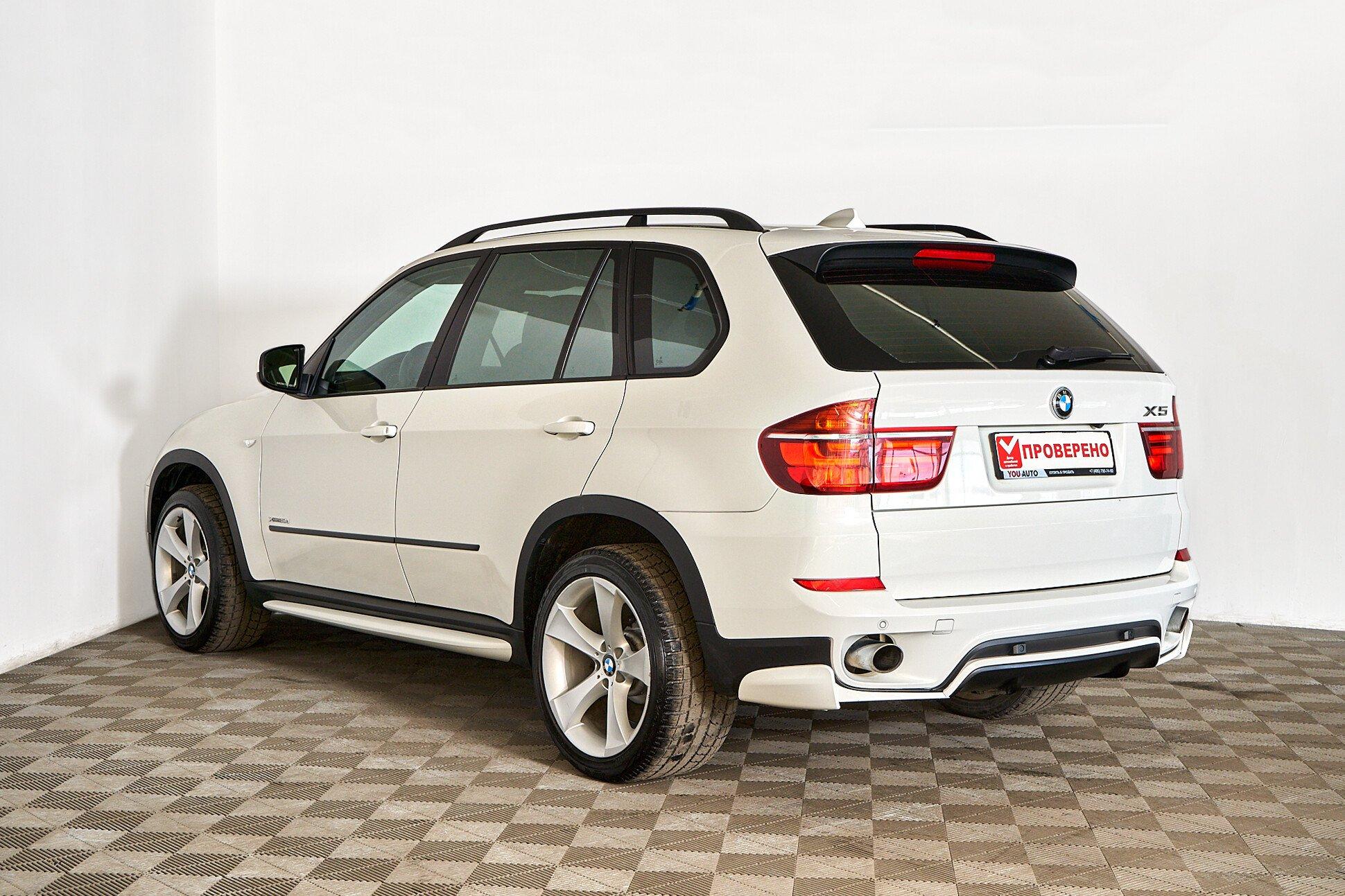 BMW X5 2011, белый