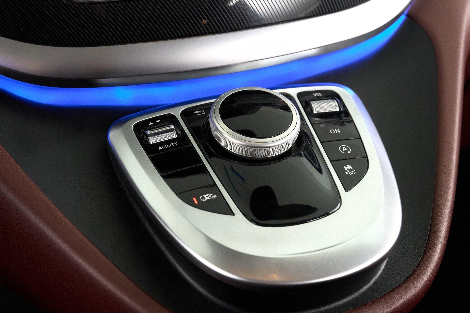 Mercedes-Benz V-Класс 2017, серебряный