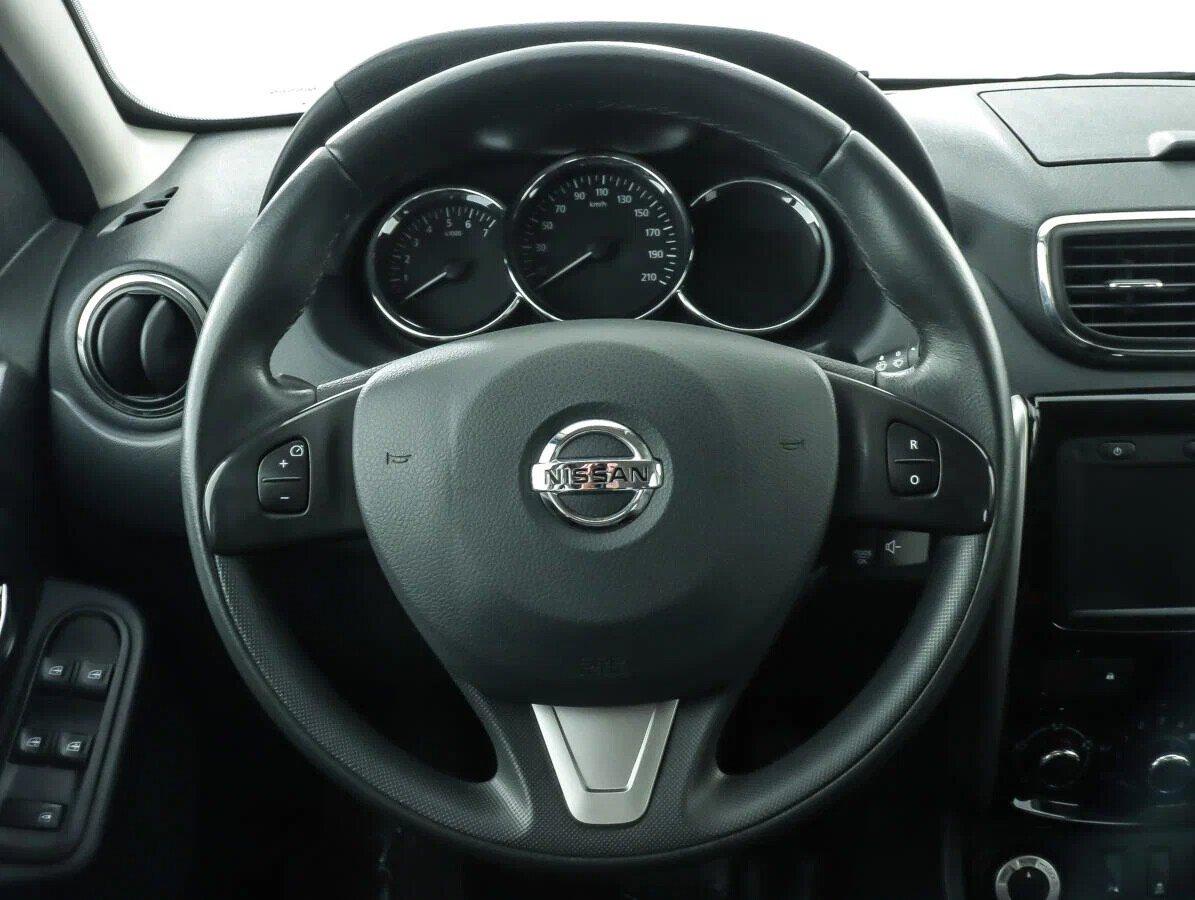 Nissan Terrano 2018, серый