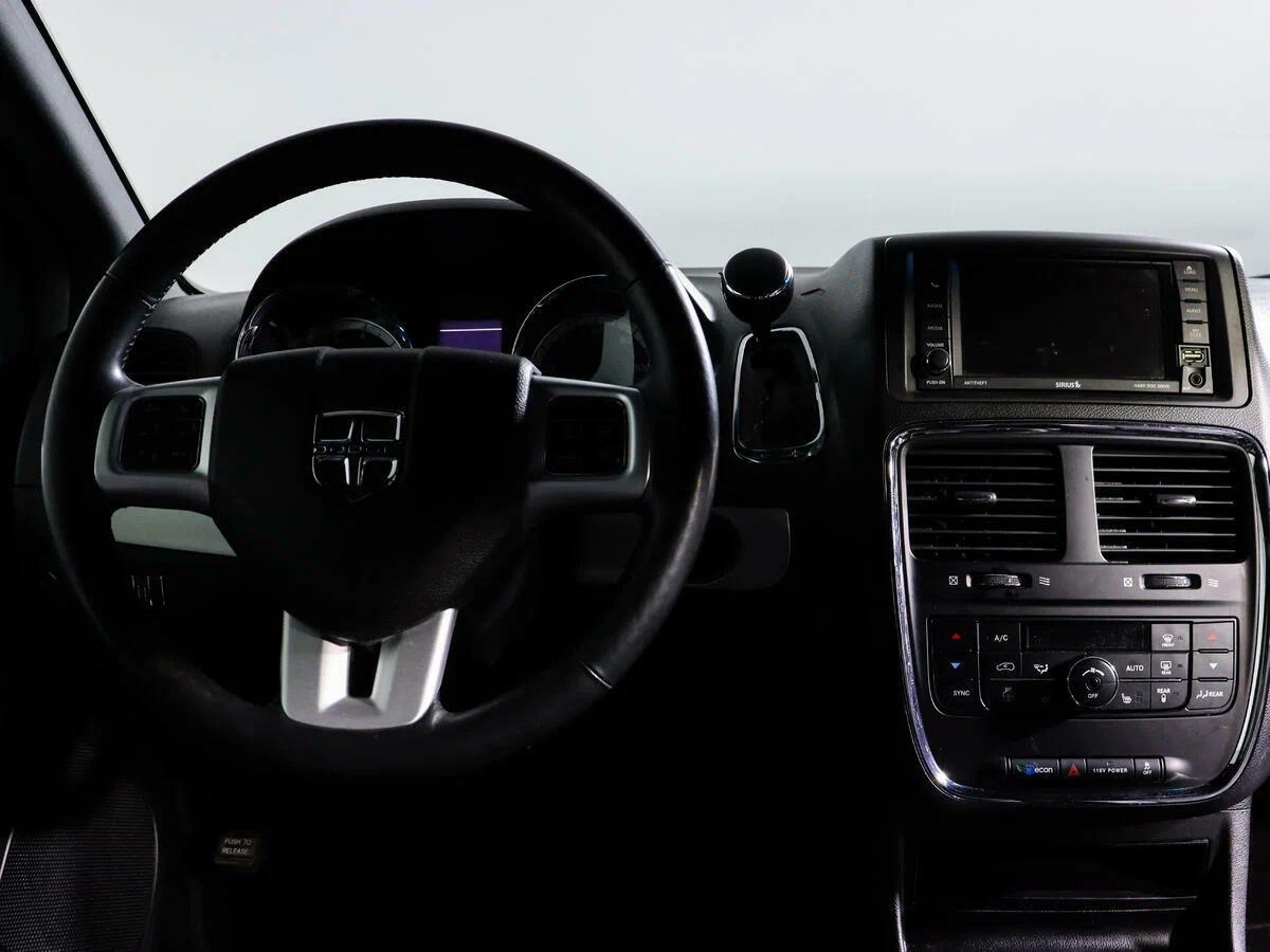 Dodge Caravan 2013, серый