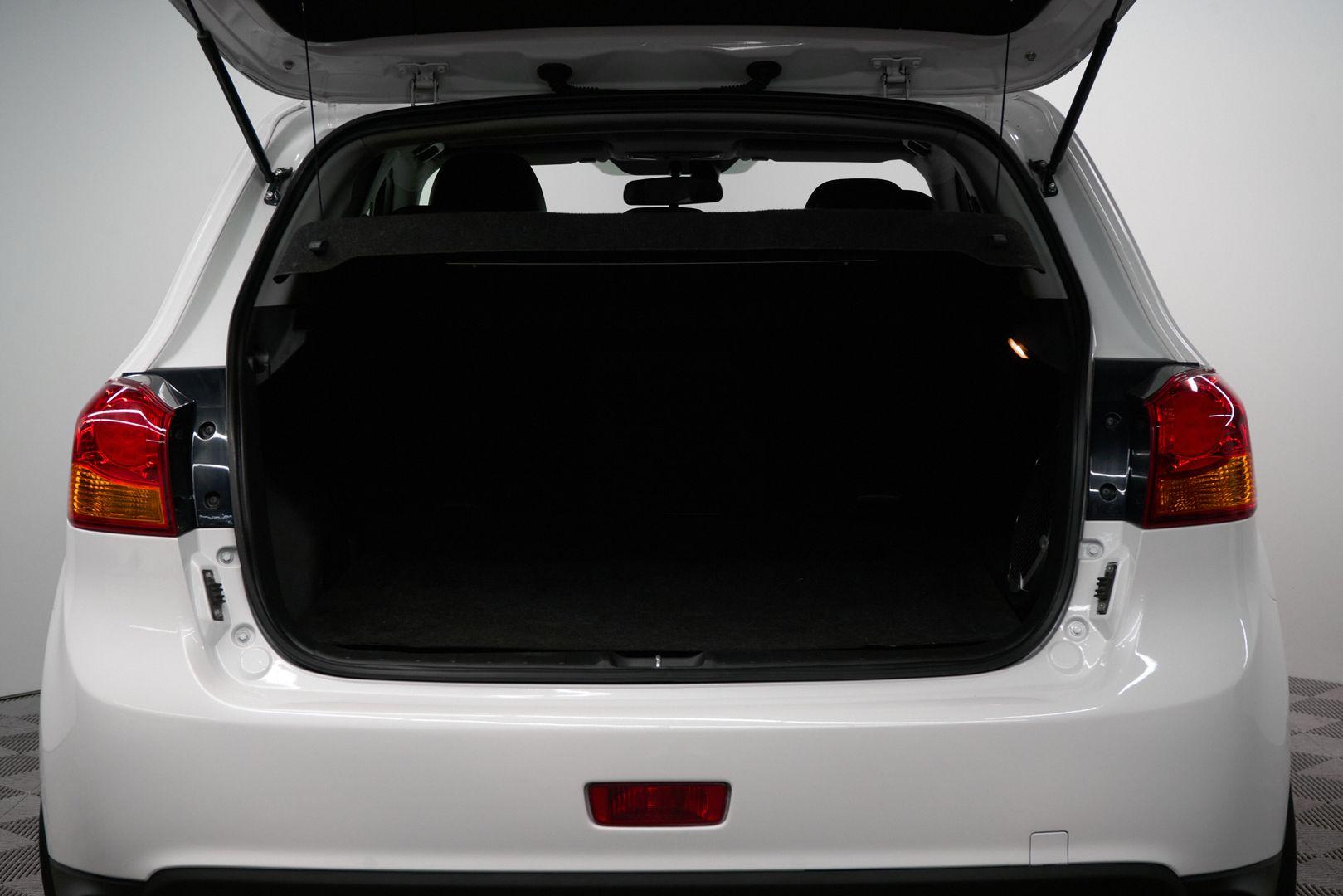 Mitsubishi ASX 2012, белый