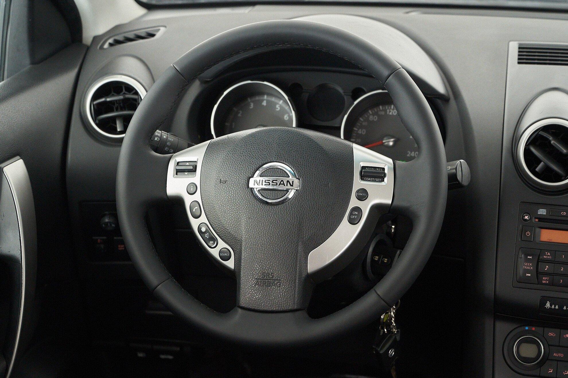 Nissan Qashqai+2 2009, фиолетовый